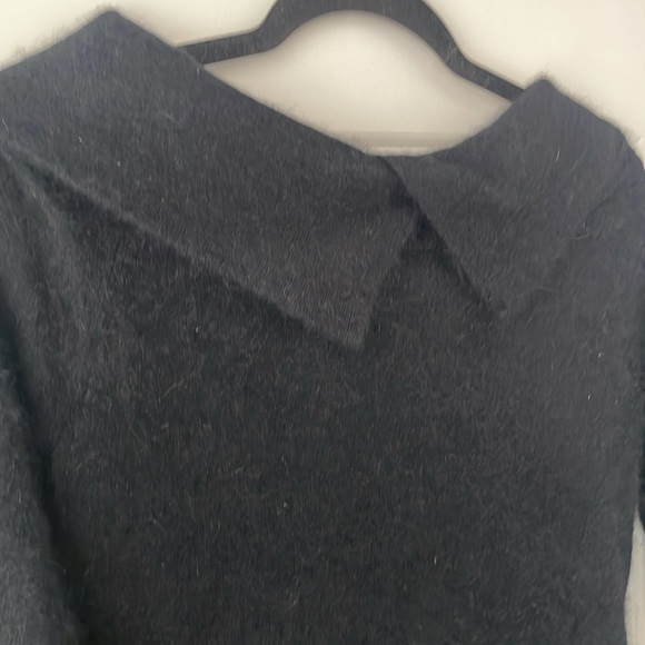 Angora Pearl Details Vintage-Style Sweater - Picture 5 of 7